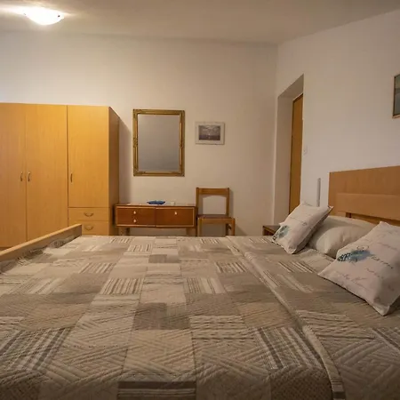 Apartment With A Parking Space Losinj, Losinj - 20594