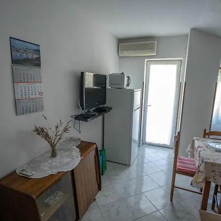 Apartment With A Parking Space Losinj, Losinj - 20594