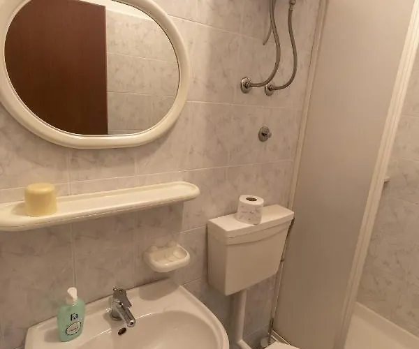 With A Parking Space Losinj, Losinj - 20594 アパート マリ・ロシニュ